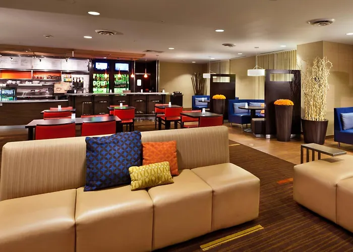 Courtyard Columbus Easton Hotel